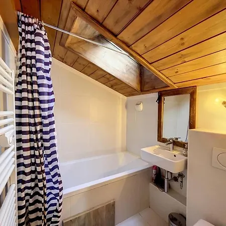 Apartment 3br Centre Living In *