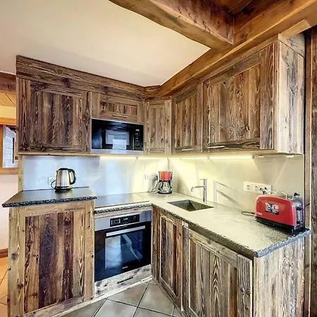 3br Centre Living In *